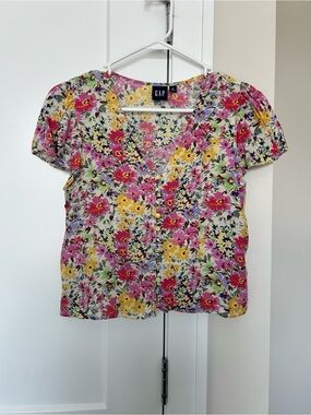 GAP Colorful Floral Flouncy Short-Sleeve V-Neck Blouse with Button Down Front